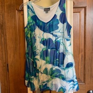 Women’s flowered blouse size medium